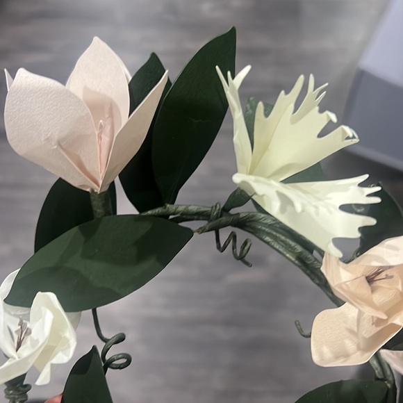 Loewe x Net-A-Porter paper crown. NIB - Picture 4 of 4